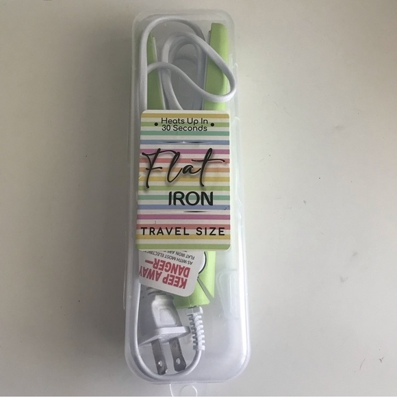 Momentum Brands Accessories - Travel Flat Iron Mini Corded in Case Heats In 30 Secs Momentum Brands - NIB